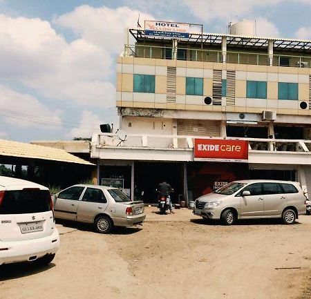 Hotel Yellow Lime Ahmadabad Zewnętrze zdjęcie
